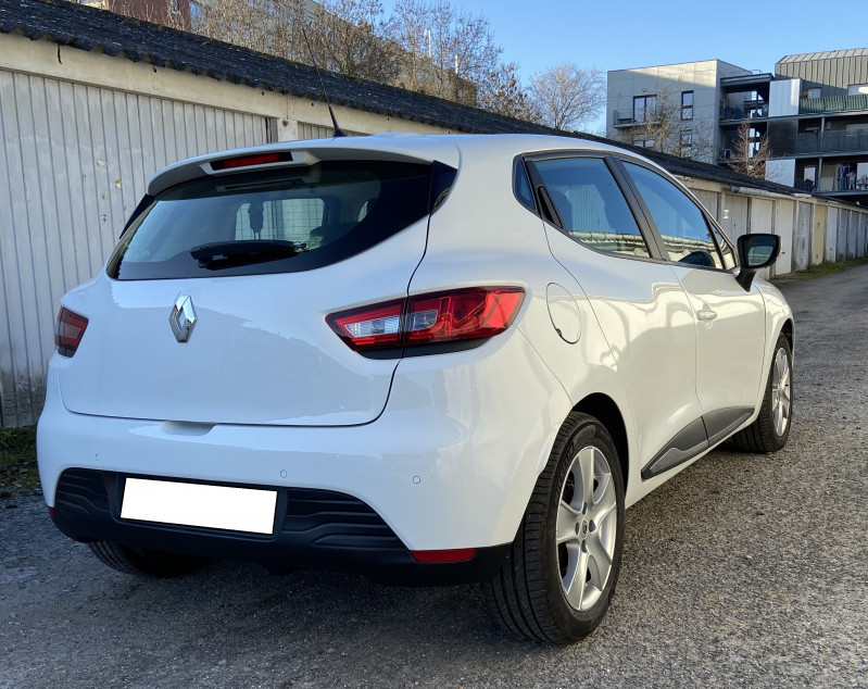 Photo 4 de l'offre de RENAULT Clio IV 1.5 DCI 90CH BVR à 11990€ chez Amimer autos