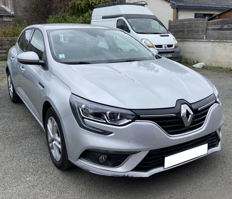 Photo 2 de l'offre de RENAULT MEGANE IV 1.3 TCE 115CH FAP BUSINESS à 17499€ chez Amimer autos