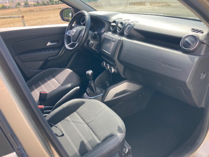 Photo 4 de l'offre de DACIA Duster Prestige dci 115 cv à 13900€ chez Lezeau automobiles
