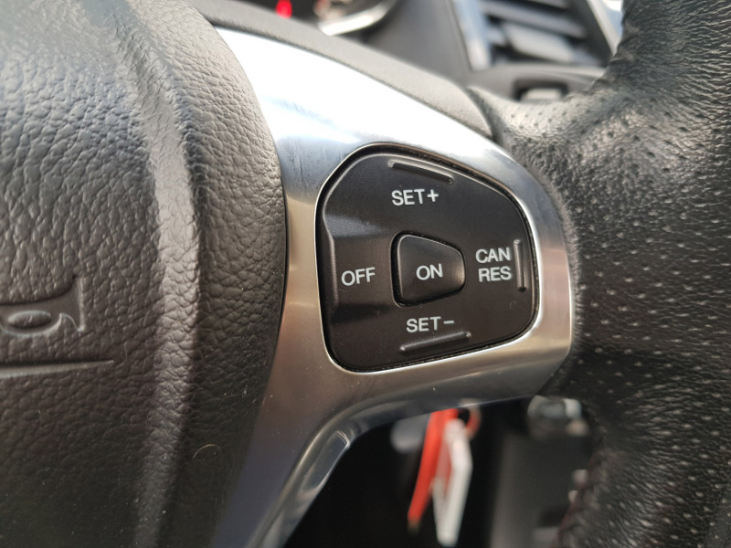 Photo 7 de l'offre de FORD Fiesta VI ST 1.6L 182cv Chassis Sport Sièges Recaro 3 Portes Clim Bluetooth J. Alu Radar AR à 13990€ chez L'Automobile Jérôme BATHIARD