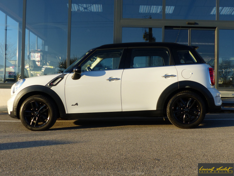 Photo 3 de l'offre de MINI Countryman R60 SD 143 ch ALL4 Pack Red Hot Chili à 12790€ chez Automobiles Laurent Violet