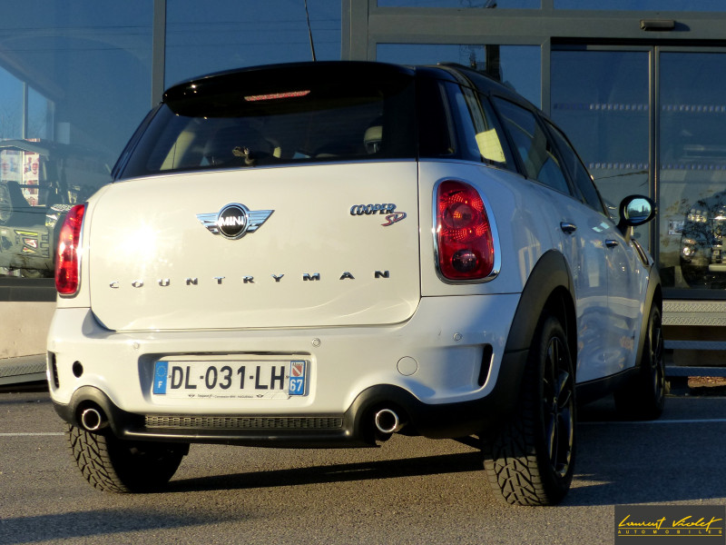 Photo 5 de l'offre de MINI Countryman R60 SD 143 ch ALL4 Pack Red Hot Chili à 12790€ chez Automobiles Laurent Violet