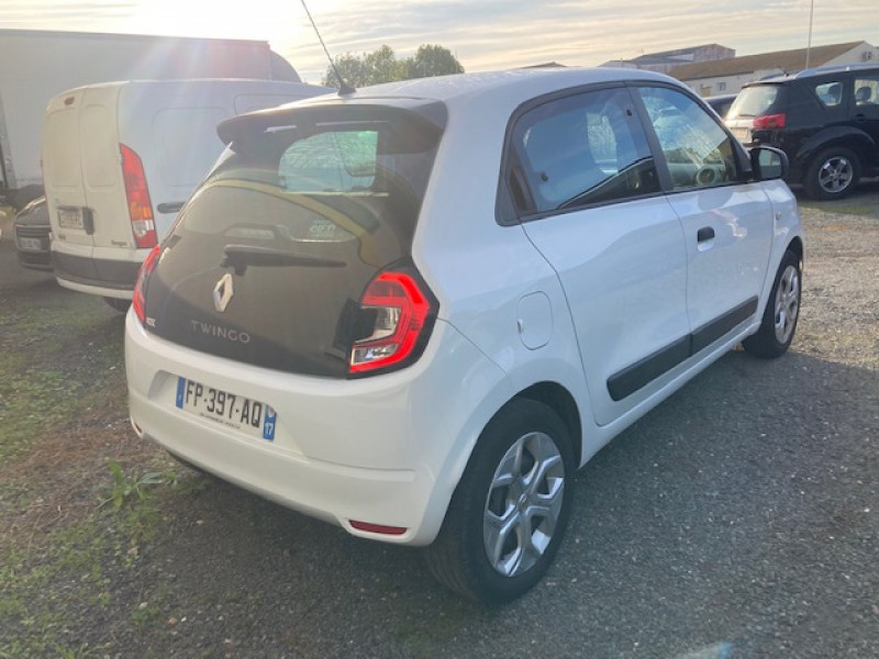 Photo 3 de l'offre de RENAULT Twingo Life Sce à 8900€ chez Lezeau automobiles