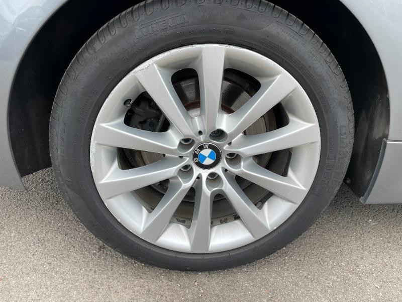 Photo 10 de l'offre de BMW Serie 5 530dA 245ch Luxe à 17900€ chez Dugast automobiles