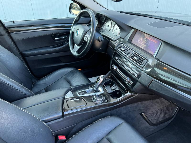 Photo 5 de l'offre de BMW Série 5 Touring 530dA 258ch Luxury à 16900€ chez Dugast automobiles