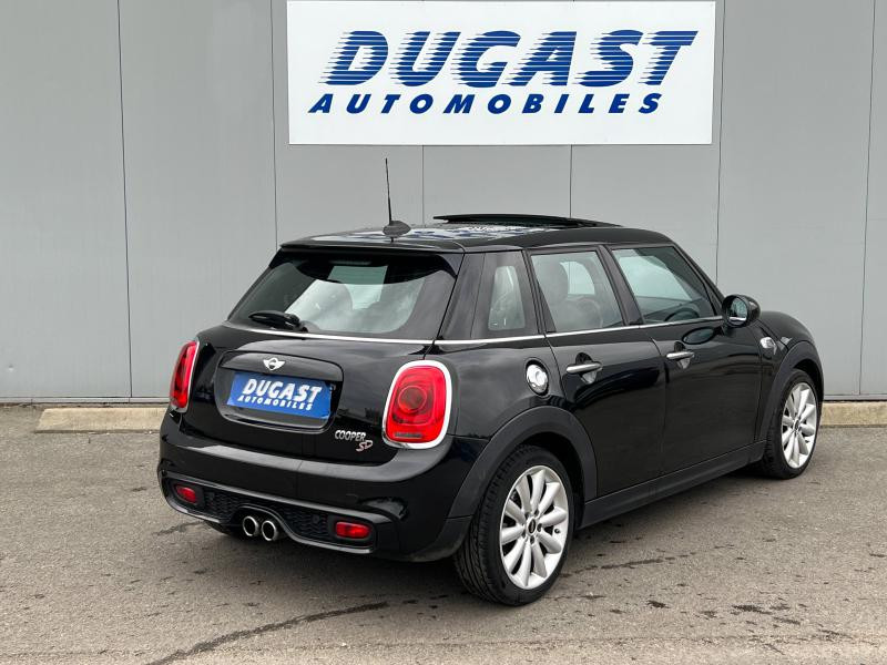 Photo 4 de l'offre de MINI Mini 5 Portes Cooper SD 170ch Pack Red Hot Chili BVA à 19900€ chez Dugast automobiles