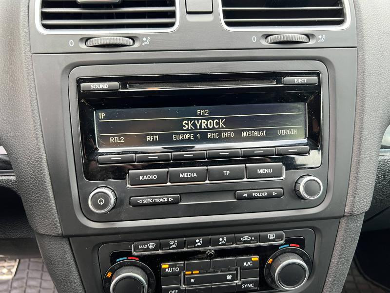 Photo 18 de l'offre de VOLKSWAGEN Golf 2.0 TSI 210ch GTI 5p à 19900€ chez Dugast automobiles