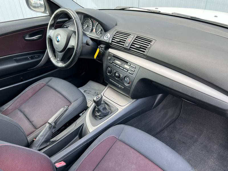 Photo 5 de l'offre de BMW Série 1 118d 143ch Edition 3p à 8900€ chez Dugast automobiles