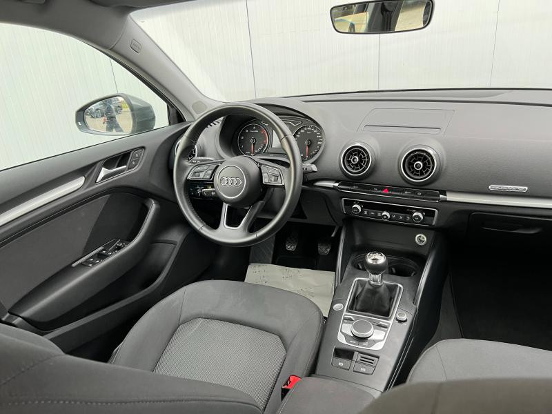 Photo 9 de l'offre de AUDI A3 Sportback 2.0 TDI 150ch business line quattro à 22900€ chez Dugast automobiles