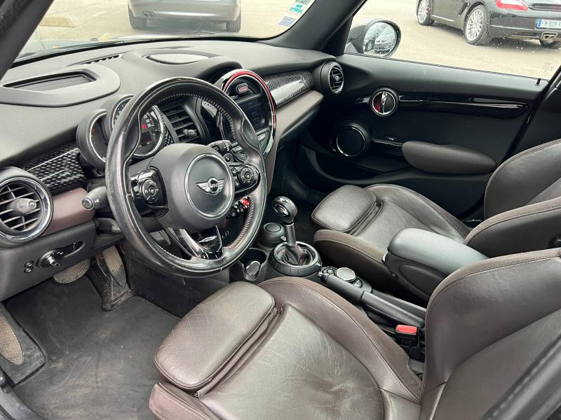 Photo 13 de l'offre de MINI Mini 5 Portes Cooper SD 170ch Pack Red Hot Chili BVA à 19900€ chez Dugast automobiles