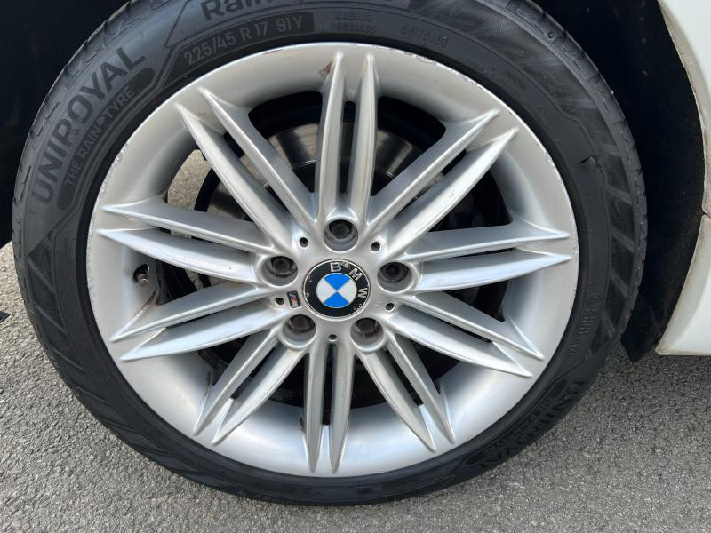 Photo 9 de l'offre de BMW Série 1 118d 143ch Edition 3p à 8900€ chez Dugast automobiles