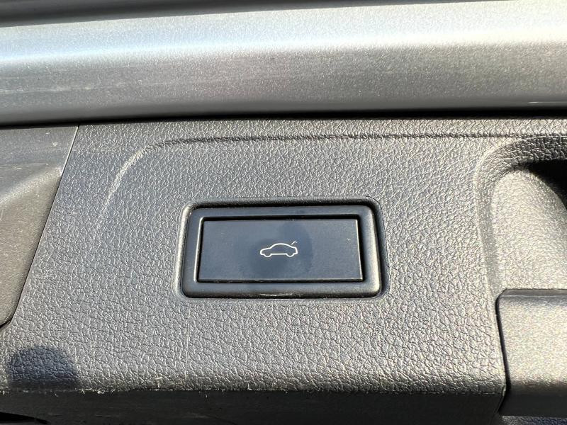Photo 15 de l'offre de VOLKSWAGEN Passat SW 2.0 TDI 190ch Carat Exclusive DSG7 Euro6d-T à 19900€ chez Dugast automobiles