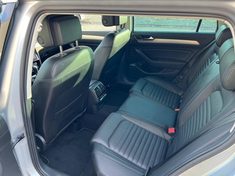 Photo 14 de l'offre de VOLKSWAGEN Passat SW 2.0 TDI 190ch Carat Exclusive DSG7 Euro6d-T à 19900€ chez Dugast automobiles
