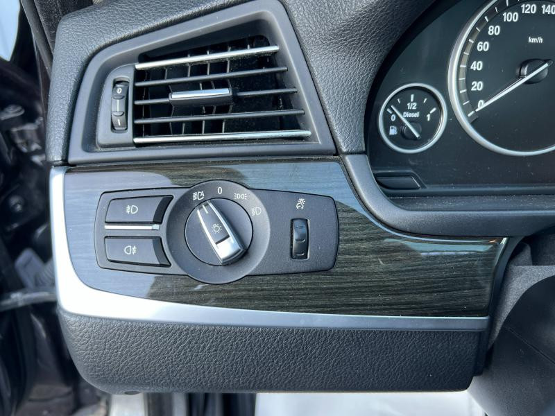 Photo 22 de l'offre de BMW Série 5 Touring 530dA 258ch Luxury à 16900€ chez Dugast automobiles
