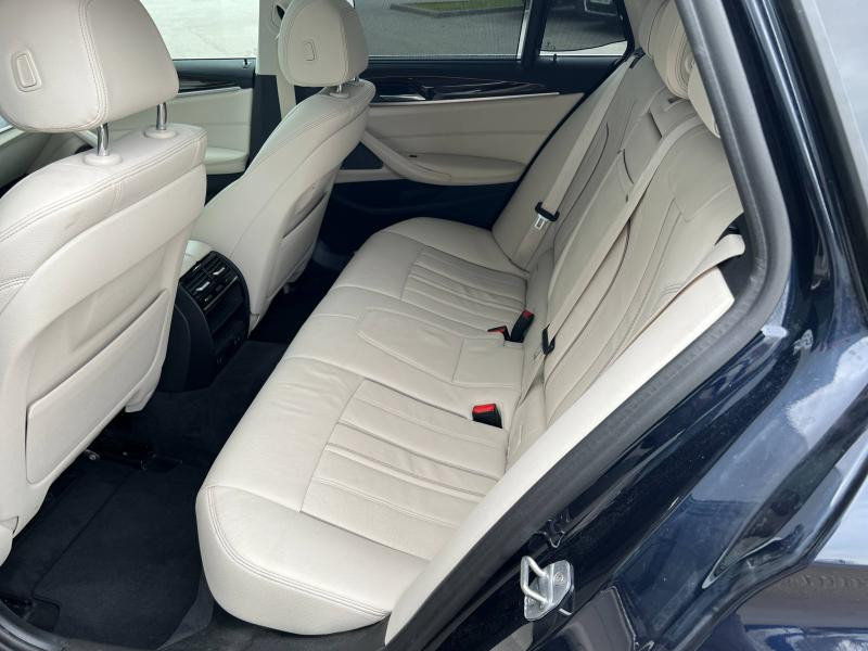 Photo 18 de l'offre de BMW Série 5 Touring 520dA 190ch Luxury Steptronic à 32900€ chez Dugast automobiles