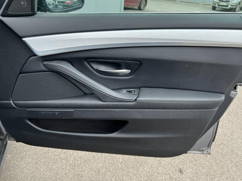 Photo 8 de l'offre de BMW Série 5 Touring 530dA xDrive 258ch Luxury à 18900€ chez Dugast automobiles