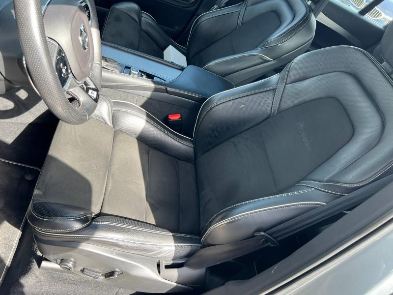 Photo 16 de l'offre de VOLVO XC90 D4 190ch R-Design Geartronic 7 places à 42900€ chez Dugast automobiles