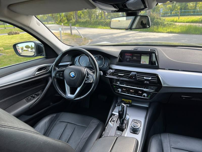 Photo 9 de l'offre de BMW Série 5 520dA 190ch Lounge Euro6d-T à 25900€ chez Dugast automobiles