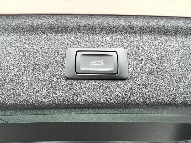 Photo 8 de l'offre de AUDI Q3 2.0 TDI 150ch ultra Business line à 17900€ chez Dugast automobiles