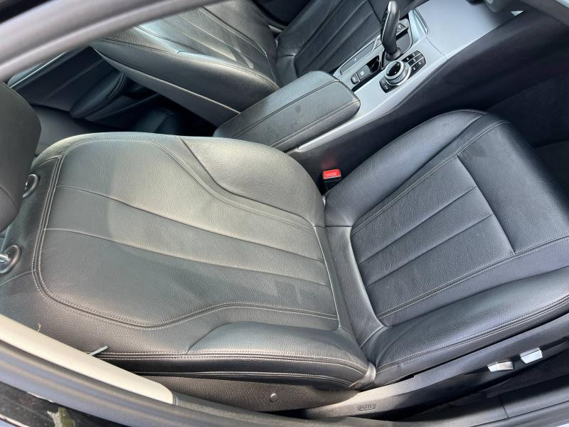 Photo 6 de l'offre de BMW Série 5 520dA 190ch Lounge Euro6d-T à 25900€ chez Dugast automobiles