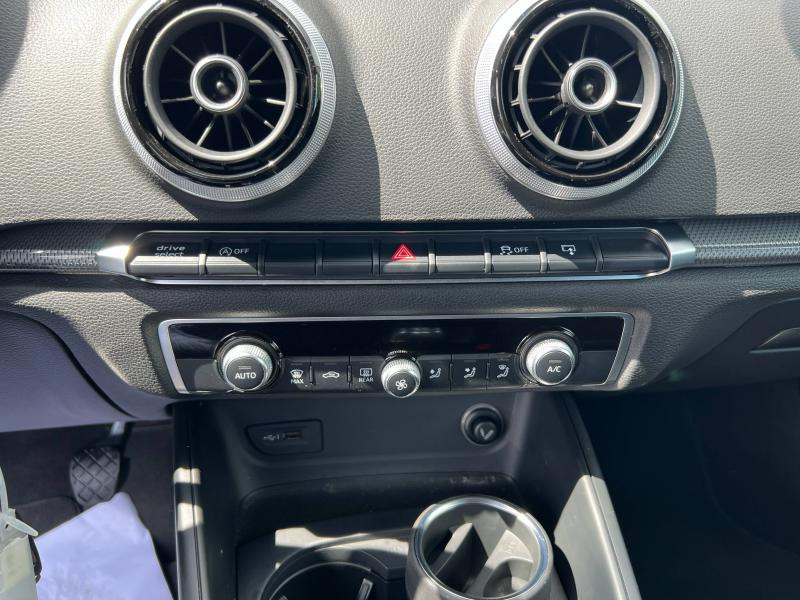 Photo 19 de l'offre de AUDI A3 1.6 TDI 116ch Design à 17900€ chez Dugast automobiles