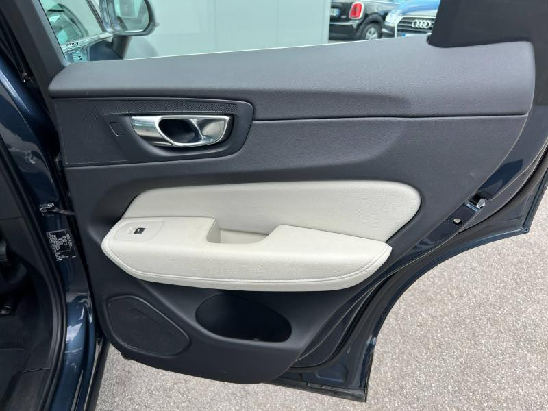 Photo 11 de l'offre de VOLVO XC60 D3 AdBlue 150ch Inscription à 32900€ chez Dugast automobiles