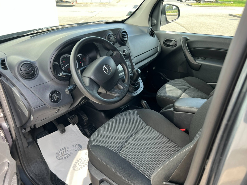 Photo 11 de l'offre de MERCEDES-BENZ Citan 109 CDI Extra Long Mixto Pro Euro6 à 15900€ chez Dugast automobiles