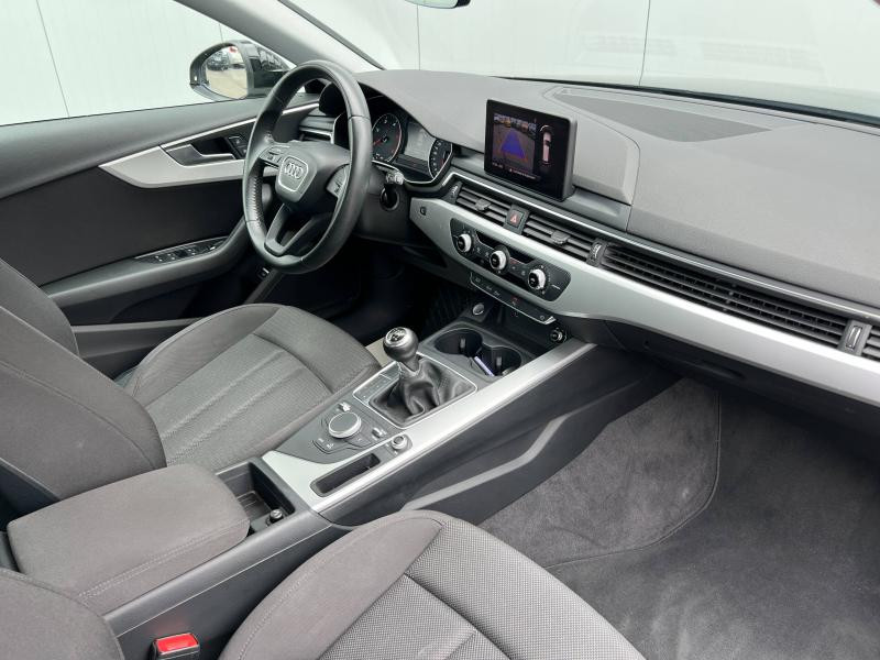 Photo 5 de l'offre de AUDI A4 Avant 30 TDI 122ch Business line à 18900€ chez Dugast automobiles