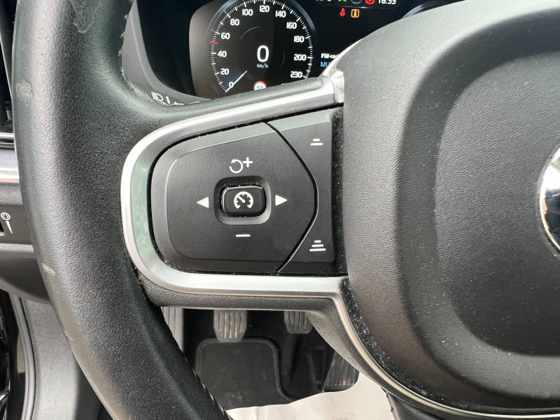 Photo 20 de l'offre de VOLVO V60 D3 150ch AdBlue Momentum à 19900€ chez Dugast automobiles