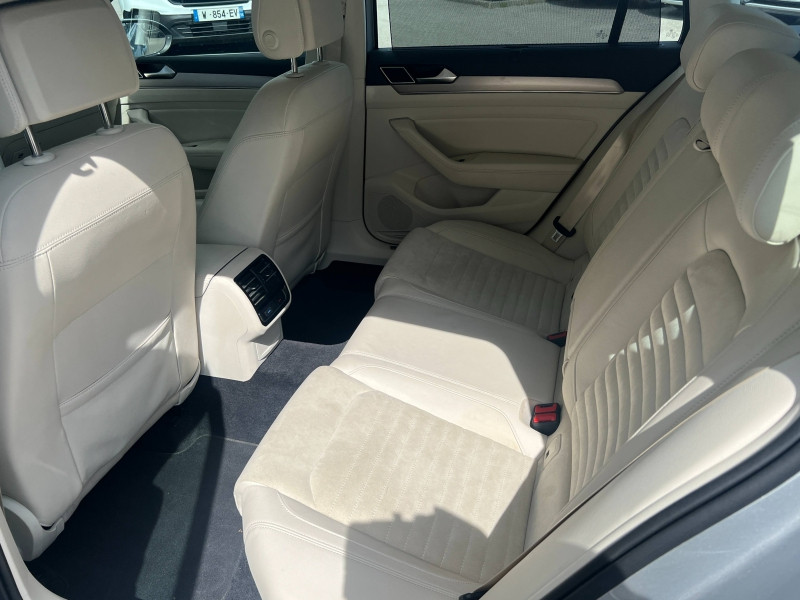 Photo 13 de l'offre de VOLKSWAGEN Passat SW 1.6 TDI 120ch BLUEMOTION TECHNOLOGY BUSINESS à 17900€ chez Dugast automobiles