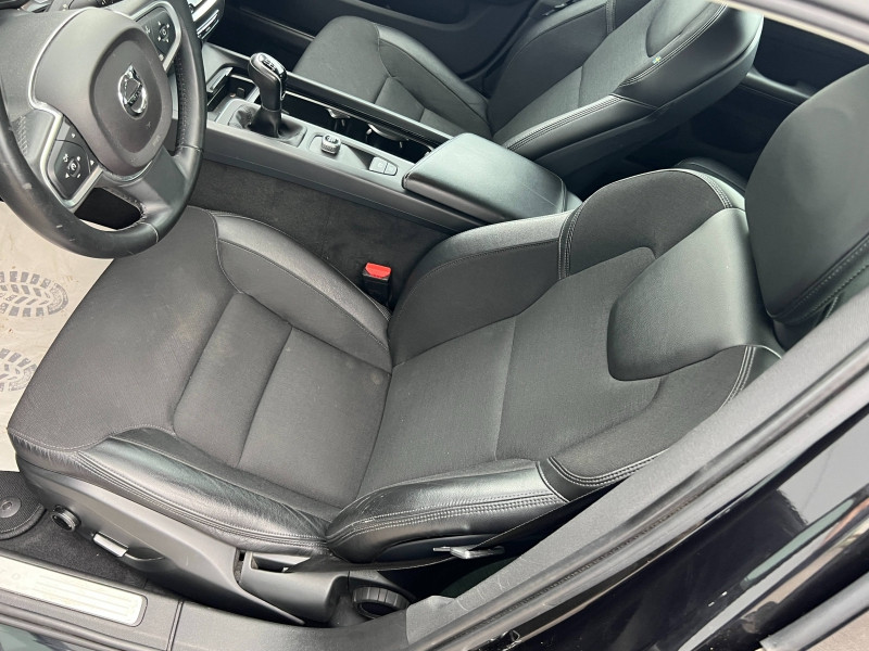 Photo 14 de l'offre de VOLVO V60 D3 150ch AdBlue Momentum à 19900€ chez Dugast automobiles