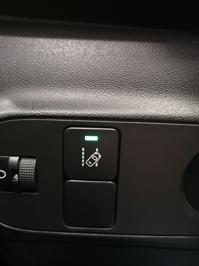 Photo 13 de l'offre de CITROEN C3 STE 1.6 BLUEHDI 75CH S&S FEEL NAV à 8490€ chez Auto VEC