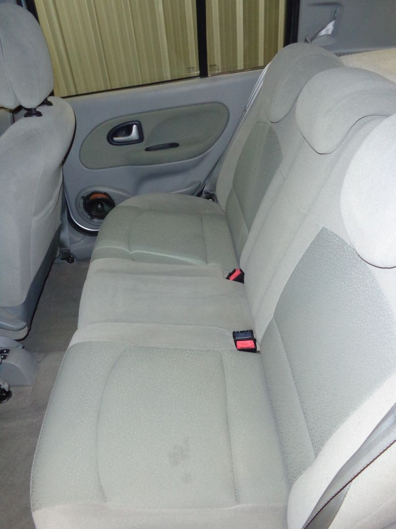 Photo 9 de l'offre de RENAULT CLIO II 1.6 16V 110CH INITIALE 5P à 4490€ chez Auto VEC