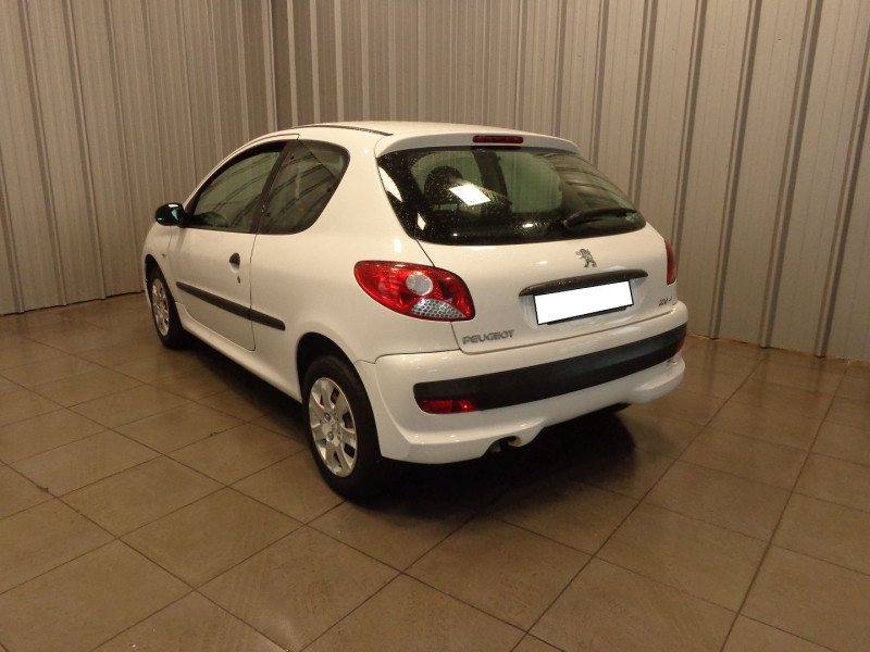 Photo 6 de l'offre de PEUGEOT 206 AFFAIRE 1.4 HDI AFFAIRE STANDARD à 4990€ chez Auto VEC