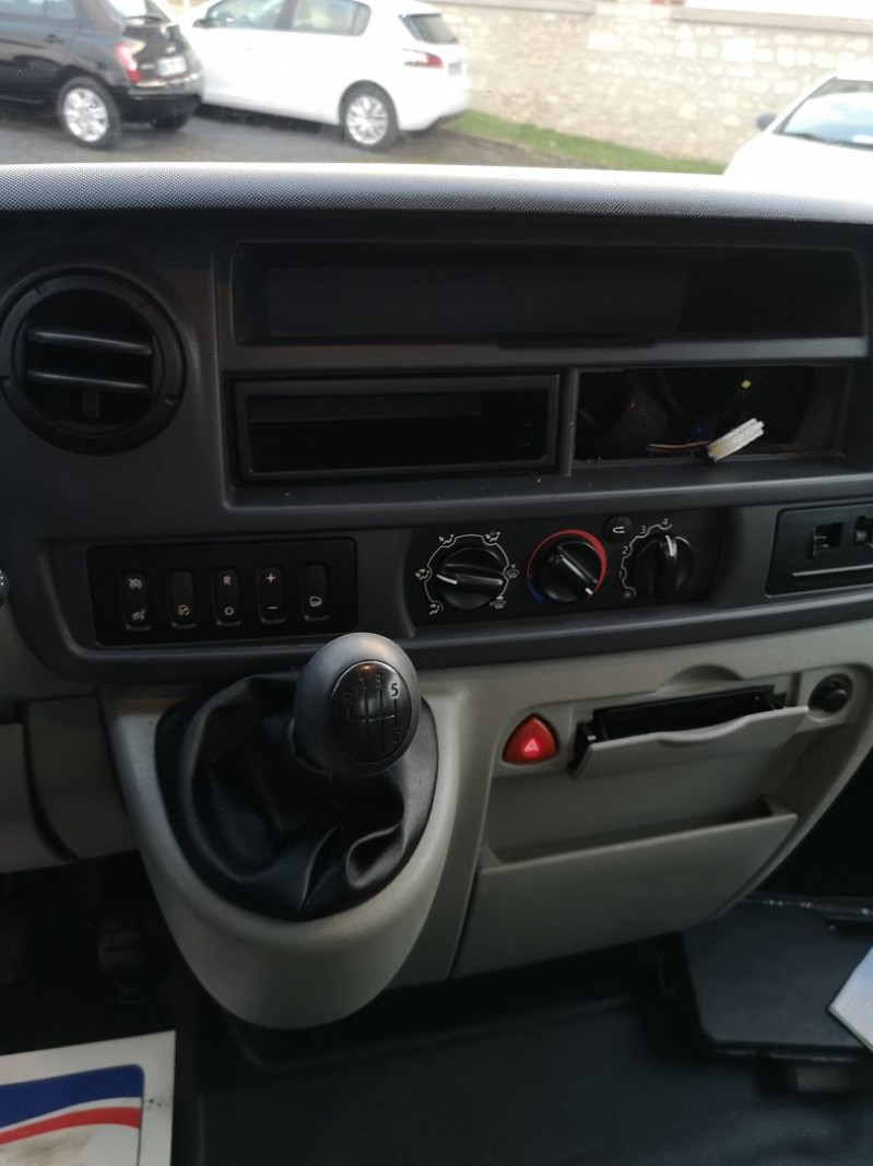 Photo 9 de l'offre de RENAULT TRUCKS MASCOTT CCB 160.35 DXI EMP 4,6M à 16490€ chez Auto VEC
