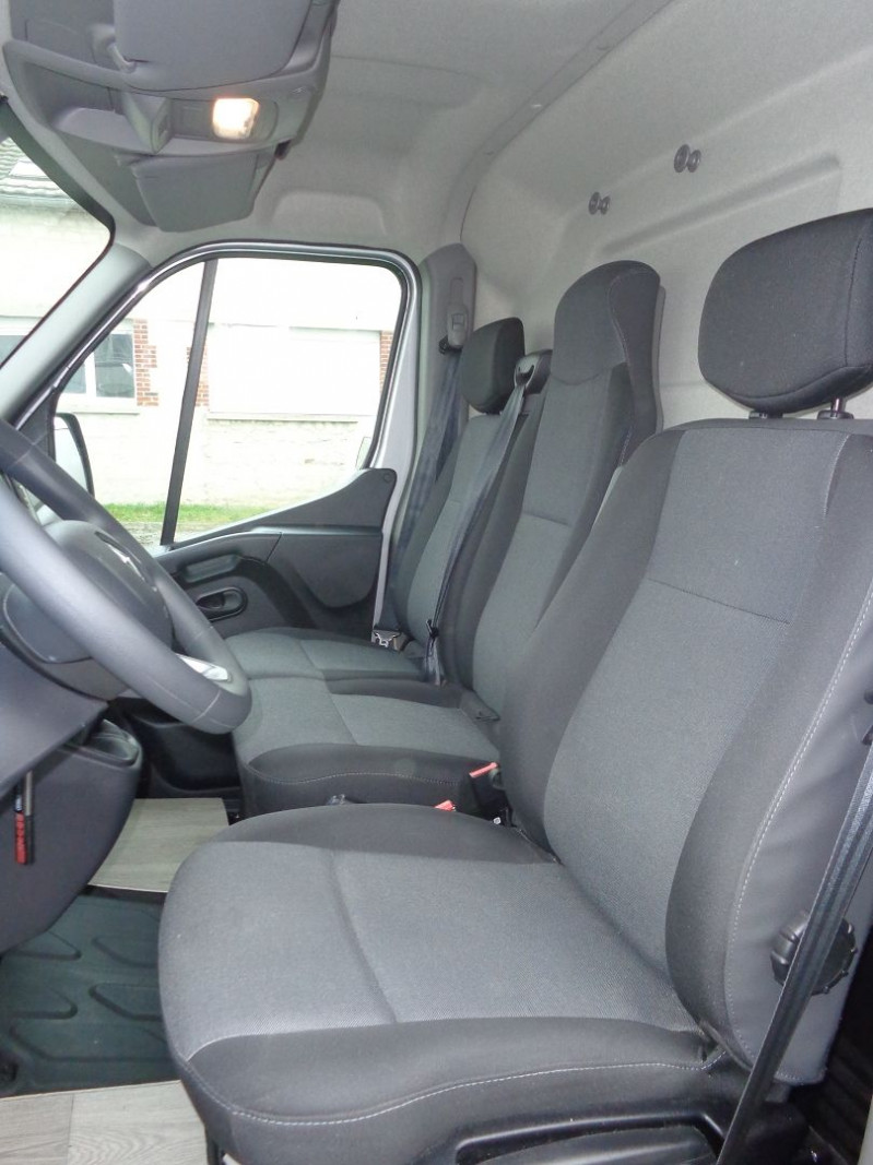 Photo 15 de l'offre de RENAULT MASTER III FG F3300 L2H2 2.3 BLUE DCI 150CH GRAND CONFORT EURO6 à 42990€ chez Auto VEC