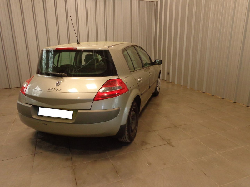 Photo 6 de l'offre de RENAULT MEGANE II 1.6 16V 110CH EXPRESSION à 5750€ chez Auto VEC
