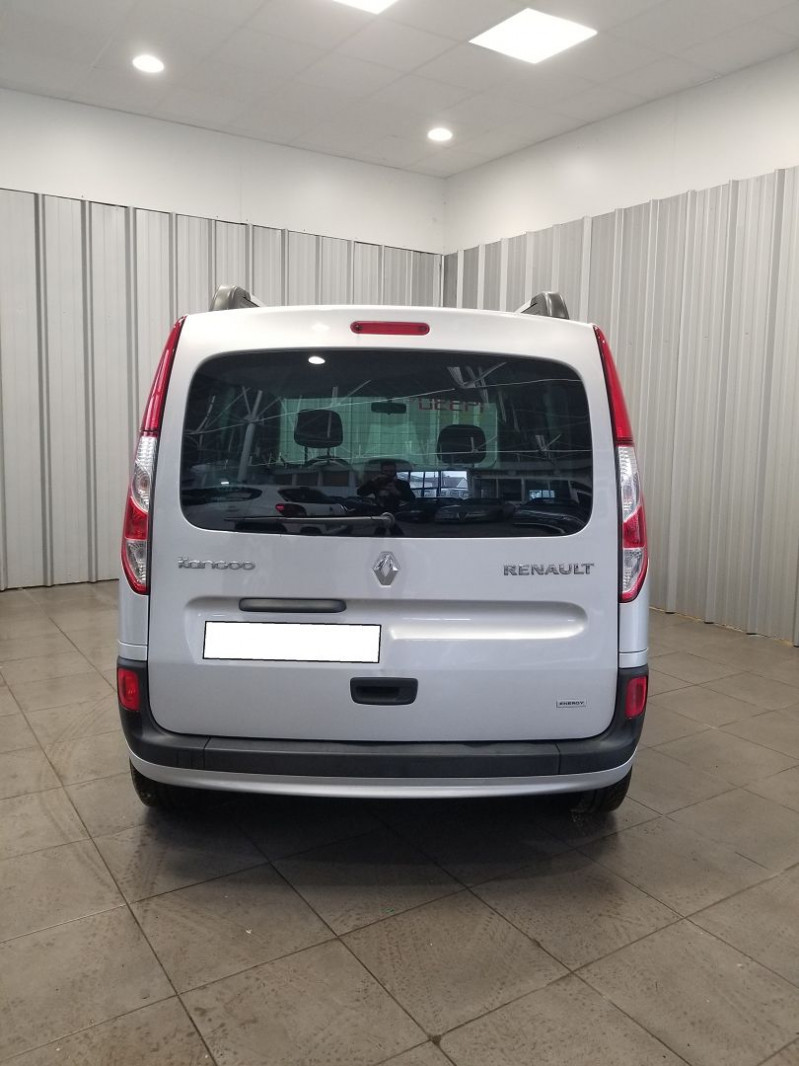 Photo 4 de l'offre de RENAULT KANGOO II 1.5 DCI 90CH ENERGY LIMITED FT EURO6 à 14990€ chez Auto VEC