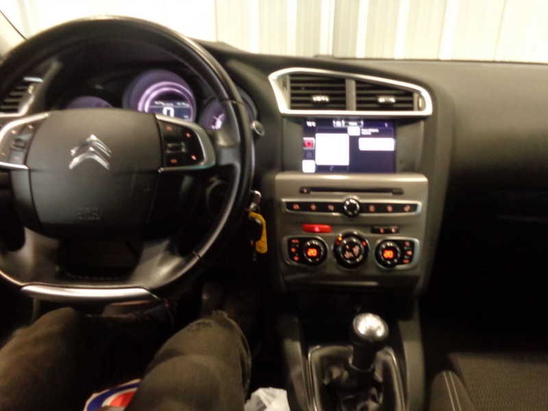 Photo 11 de l'offre de CITROEN C4 STE 1.6 BLUEHDI 100 MILLENIUM BUSINESS à 11990€ chez Auto VEC