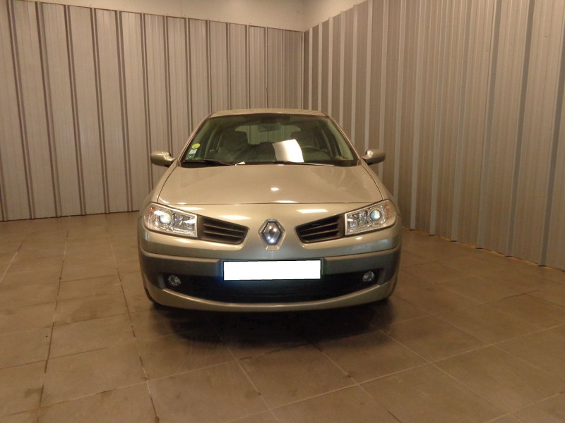 Photo 2 de l'offre de RENAULT MEGANE II 1.6 16V 110CH EXPRESSION à 5750€ chez Auto VEC