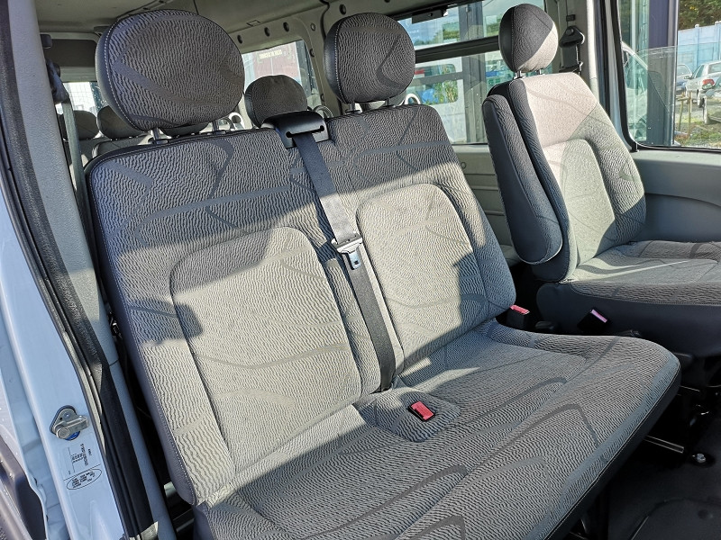 Photo 11 de l'offre de RENAULT MASTER II BUS L3H2 3T9 2.5 DCI 120CH à 9990€ chez Auto VEC