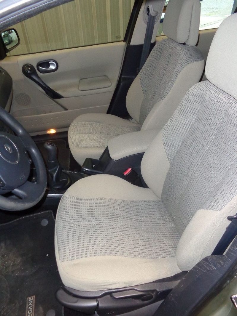 Photo 11 de l'offre de RENAULT MEGANE II 1.6 16V 110CH EXPRESSION à 5750€ chez Auto VEC