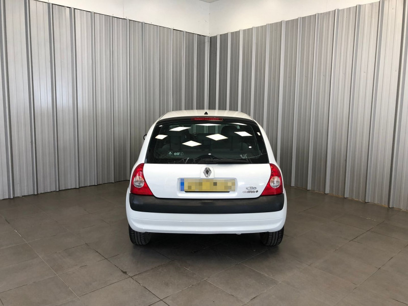 Photo 2 de l'offre de RENAULT CLIO II 1.2 60CH CAMPUS 5P à 4990€ chez Auto VEC