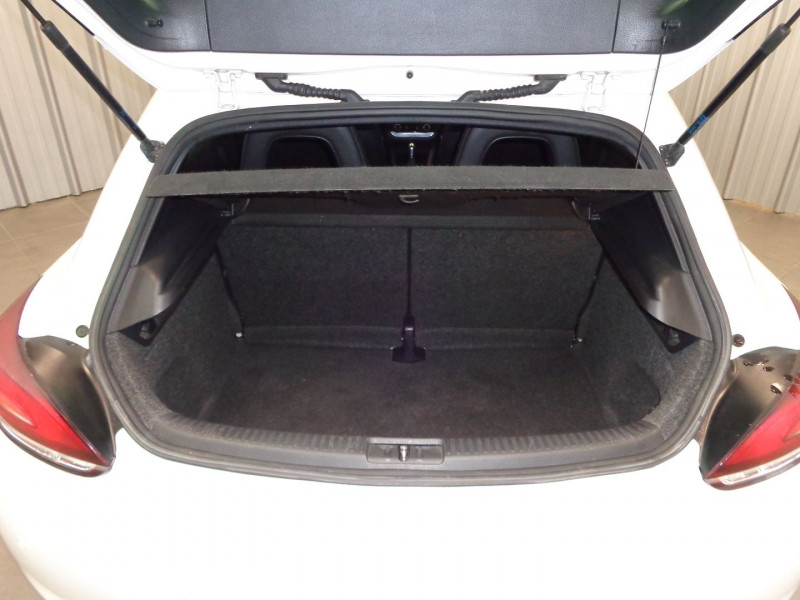 Photo 12 de l'offre de VOLKSWAGEN SCIROCCO 2.0 TDI 170CH FAP CARAT DSG6 à 11490€ chez Auto VEC