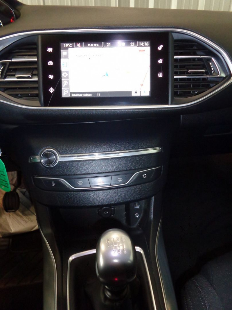 Photo 14 de l'offre de PEUGEOT 308 SW 1.2 PURETECH 130CH ALLURE S&S à 9490€ chez Auto VEC