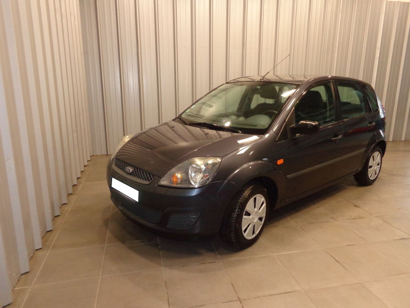 Photo 1 de l'offre de FORD FIESTA 1.4 TDCI 68CH FUN 5P à 5490€ chez Auto VEC