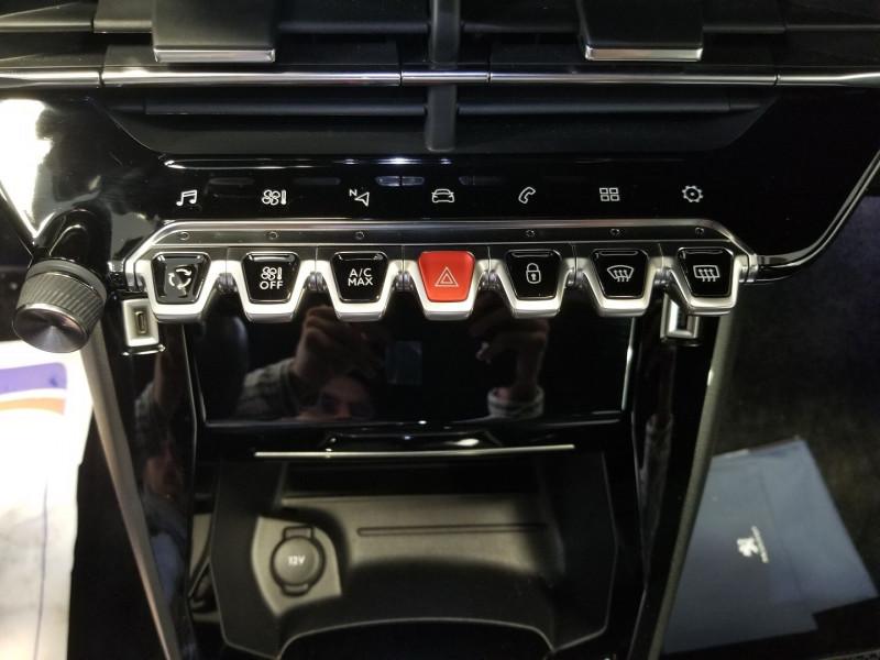 Photo 15 de l'offre de PEUGEOT 208 1.2 PURETECH 100CH S&S GT 118G à 21490€ chez Auto VEC