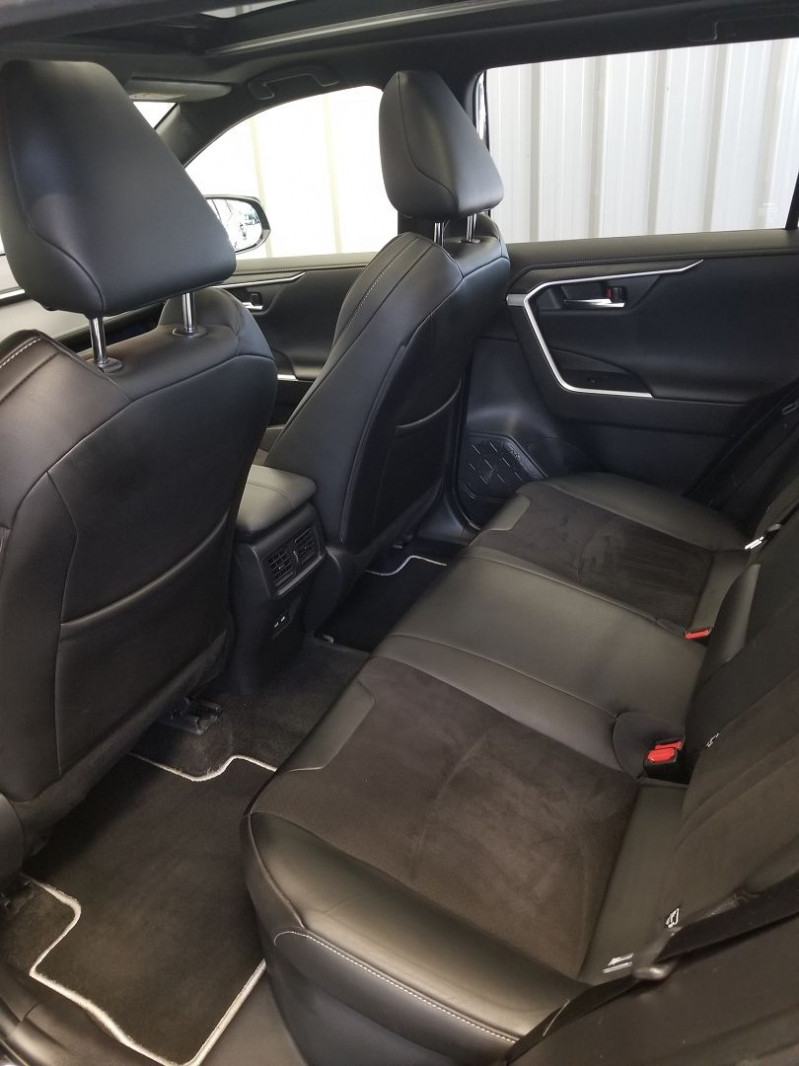 Photo 11 de l'offre de TOYOTA RAV4 HYBRIDE 218CH BLACK EDITION 2WD MY21 à 39990€ chez Auto VEC