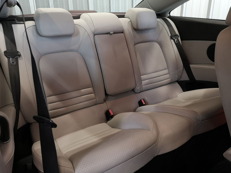 Photo 13 de l'offre de PEUGEOT 407 COUPE 2.7 V6 HDI FELINE BAA FAP à 7490€ chez Auto VEC