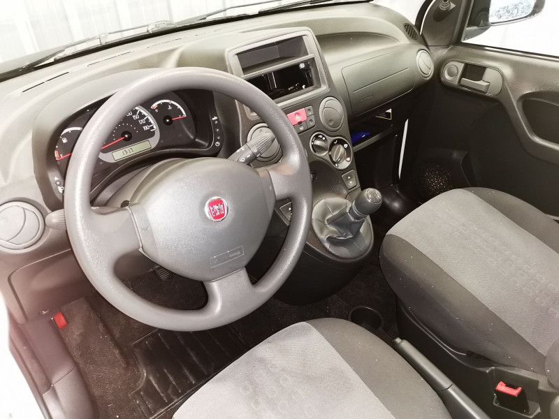 Photo 6 de l'offre de FIAT PANDA 1.2 8V 69CH DYNAMIC EURO5 à 4990€ chez Auto VEC